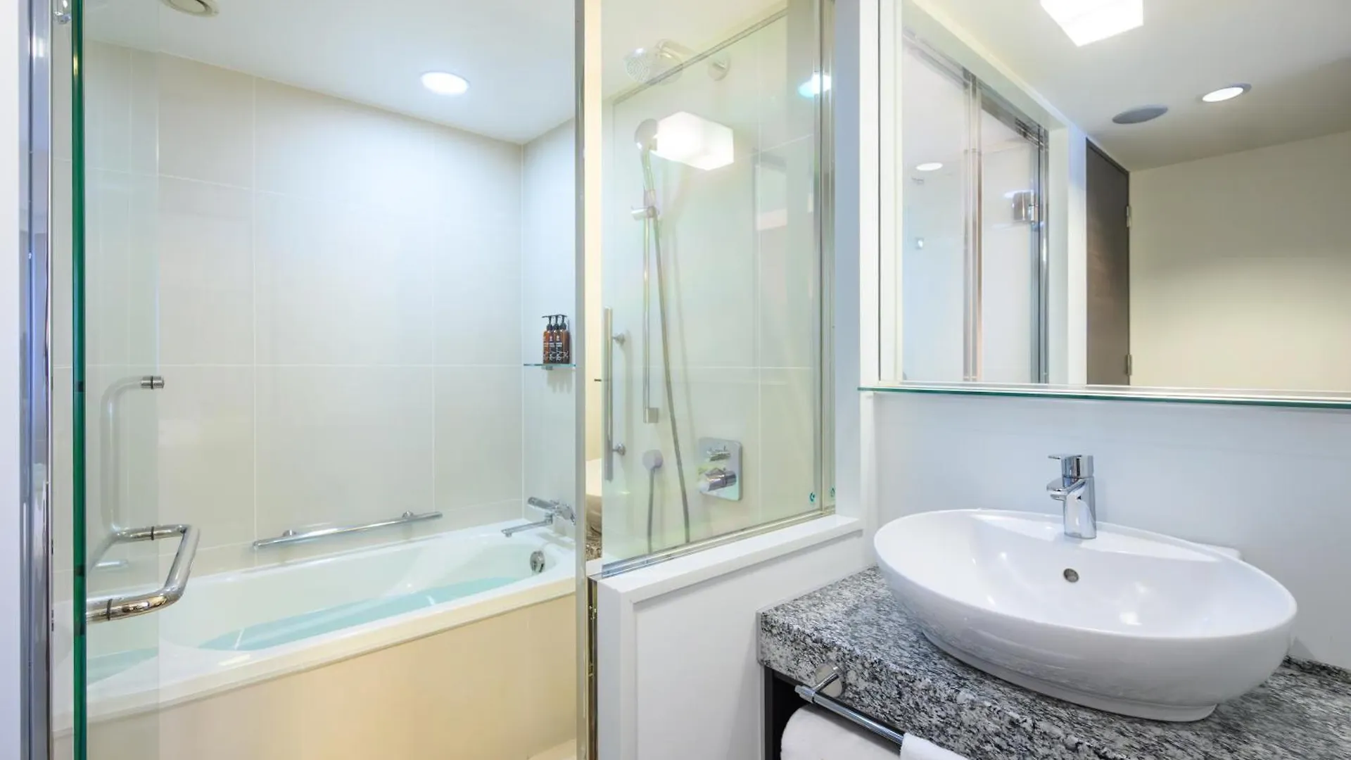 **** Hotel The Royal Park Canvas Nagoya Japan